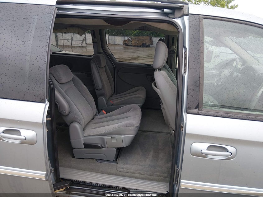 2006 Chrysler Town & country VIN 2A4GP54L26R757504 IAAI salvage auction — NORMAL WEAR, Clear (Illinois), sold $250 on 2026-07-12 (photo 8)