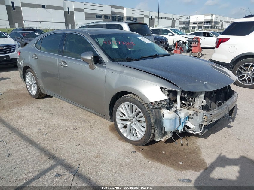 2015 Lexus ES VIN JTHBK1GG7F2208111 IAAI salvage auction — FRONT END, Original (Texas), sold $3,650 on 2026-08-01 (photo 1)