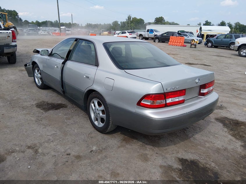 2001 Lexus Es 300 VIN JT8BF28G210342408 IAAI salvage auction — RIGHT FRONT, Salvage (Virginia), sold $200 on 2026-07-31 (photo 3)