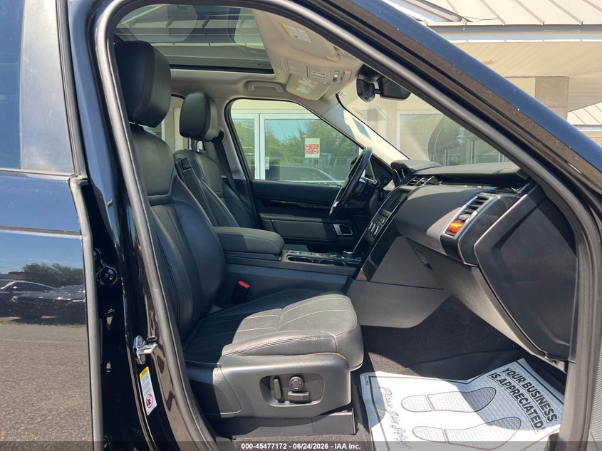 2019 Land rover Discovery VIN SALRG2RV4K2400835 IAAI salvage auction — NORMAL WEAR, Clear (Massachusetts), sold $10,225 on 2026-07-22 (photo 5)