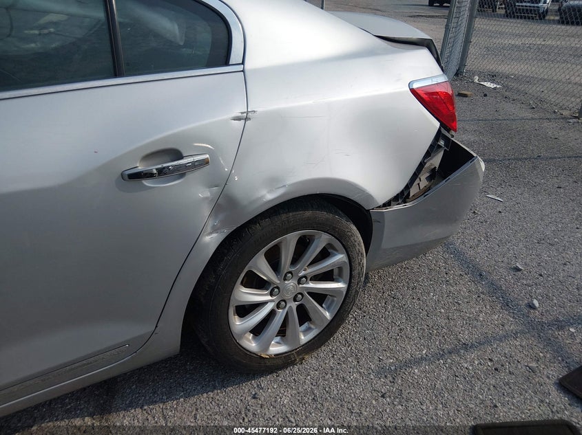 2014 Buick Lacrosse VIN 1G4GB5G39EF101382 IAAI salvage auction — LEFT & RIGHT, Salvage Title, sold $25 on 2026-07-28 (photo 6)