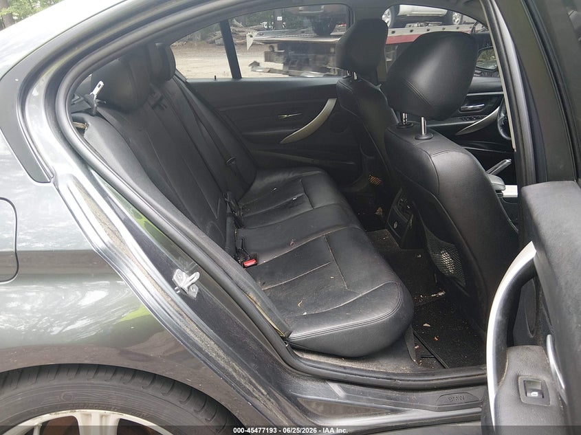 2013 BMW 3er VIN WBA3B5C51DJ599127 IAAI salvage auction — NORMAL WEAR, Clear (Virginia), sold $400 on 2026-07-28 (photo 8)
