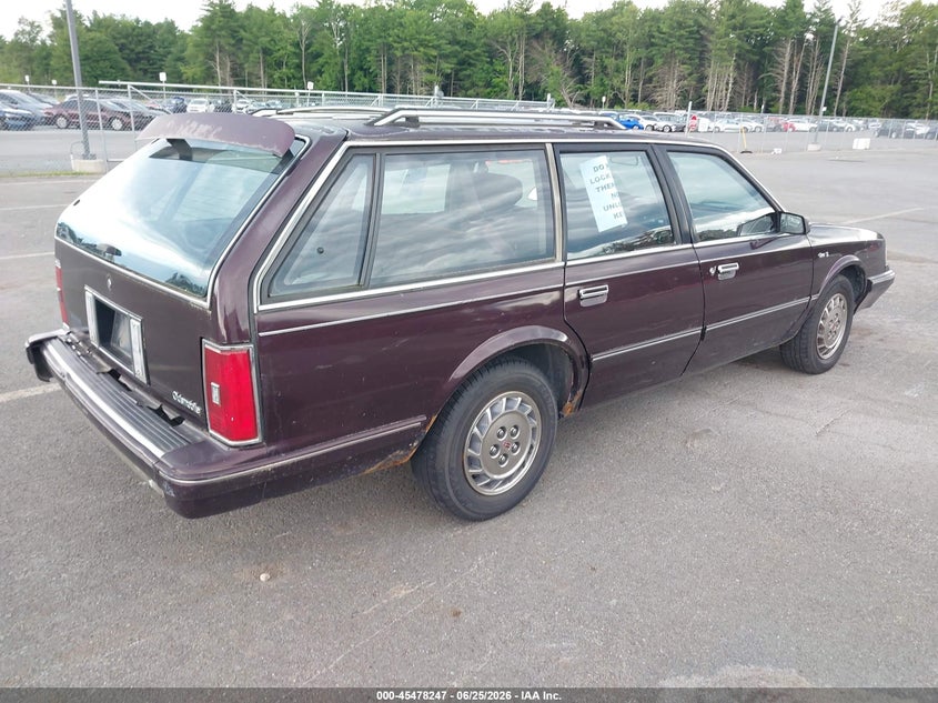 1996 Oldsmobile Ciera VIN 1G3AJ85M0T6307665 IAAI salvage auction — NORMAL WEAR, Clear (New York), sold $400 on 2026-07-09 (photo 4)
