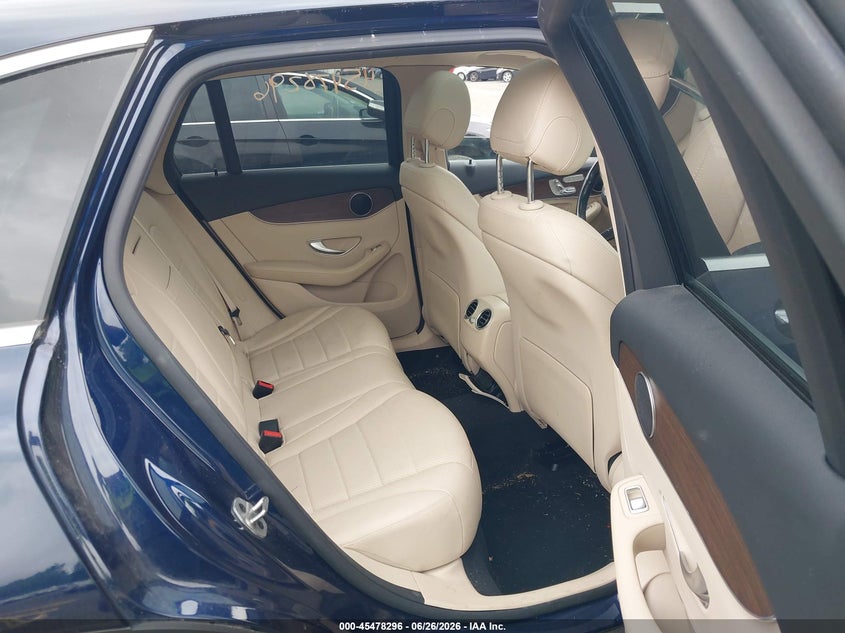 2022 Mercedes-benz Glc VIN W1N0G8EB4NG038083 IAAI salvage auction — UNDERCARRIAGE, Salvage Title, sold $6,600 on 2026-07-30 (photo 8)