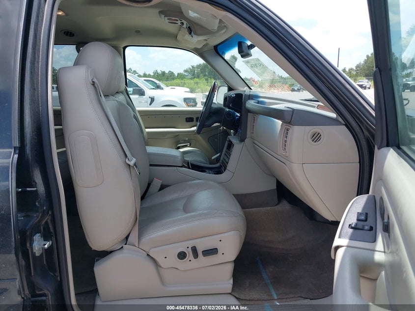 2006 Cadillac Escalade VIN 1GYEC63N16R161351 IAAI salvage auction — REAR END, Salvage (Texas), sold $675 on 2026-07-23 (photo 5)
