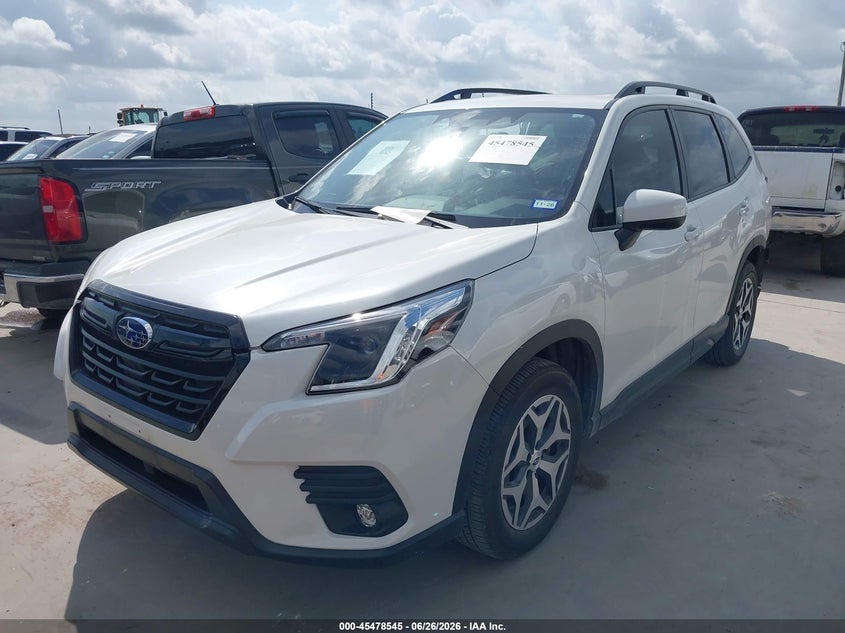 2024 Subaru Forester VIN JF2SKADC7RH408363 IAAI salvage auction — SIDE, Original (Texas), sold $9,500 on 2026-08-27 (photo 2)