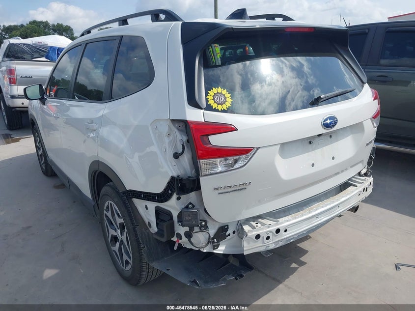 2024 Subaru Forester VIN JF2SKADC7RH408363 IAAI salvage auction — SIDE, Original (Texas), sold $9,500 on 2026-08-27 (photo 3)