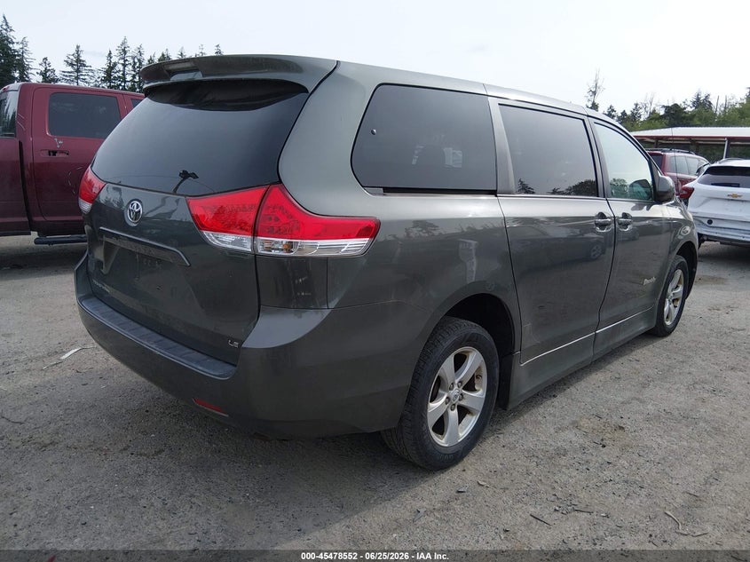 2011 Toyota Sienna VIN 5TDKK3DC8BS037614 IAAI salvage auction — NORMAL WEAR, Clear (Washington), sold $3,225 on 2026-07-08 (photo 4)