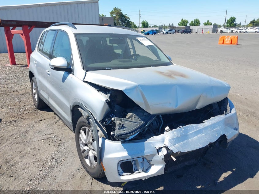 2016 Volkswagen Tiguan VIN WVGAV7AX1GW550160 IAAI salvage auction — UNKNOWN, Salvage (California), sold $275 on 2026-08-05 (photo 1)