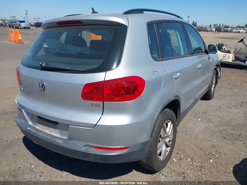 2016 Volkswagen Tiguan VIN WVGAV7AX1GW550160 IAAI salvage auction — UNKNOWN, Salvage (California), sold $275 on 2026-08-05 (photo 4)