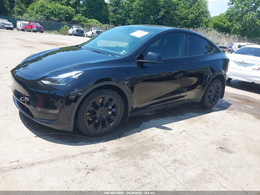 2024 Tesla Model y VIN 7SAYGDEE0RA214902 IAAI salvage auction — RIGHT FRONT, Wait Title, sold $8,050 on 2026-09-10 (photo 2)