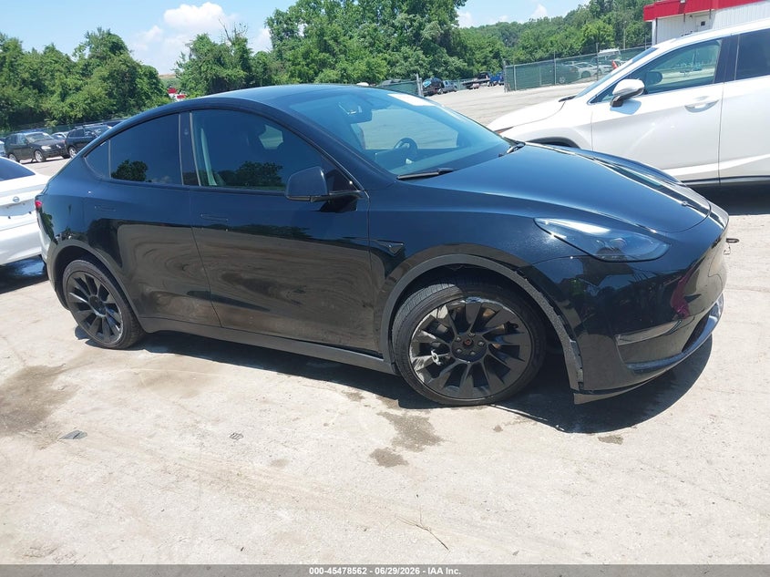 2024 Tesla Model y VIN 7SAYGDEE0RA214902 IAAI salvage auction — RIGHT FRONT, Wait Title, sold $8,050 on 2026-09-10 (photo 6)