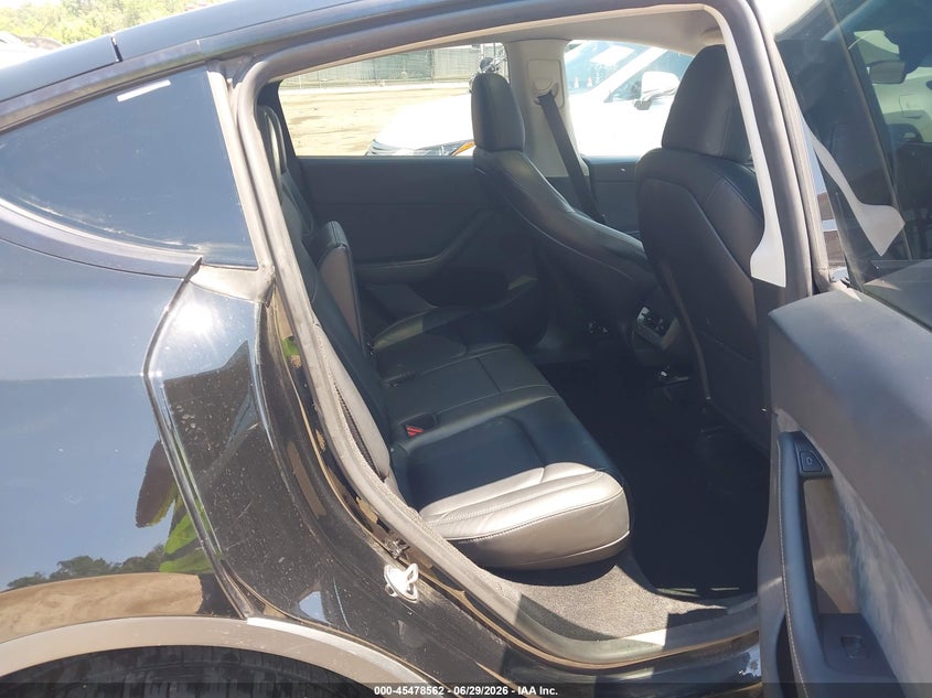 2024 Tesla Model y VIN 7SAYGDEE0RA214902 IAAI salvage auction — RIGHT FRONT, Wait Title, sold $8,050 on 2026-09-10 (photo 8)