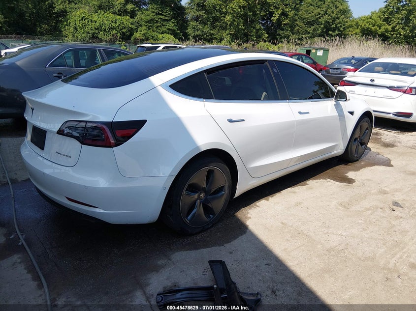 2020 Tesla Model 3 VIN 5YJ3E1EB6LF622042 IAAI salvage auction — SIDE, Salvage - Greater Than 75% (Maryland), sold $7,200 on 2026-07-30 (photo 4)
