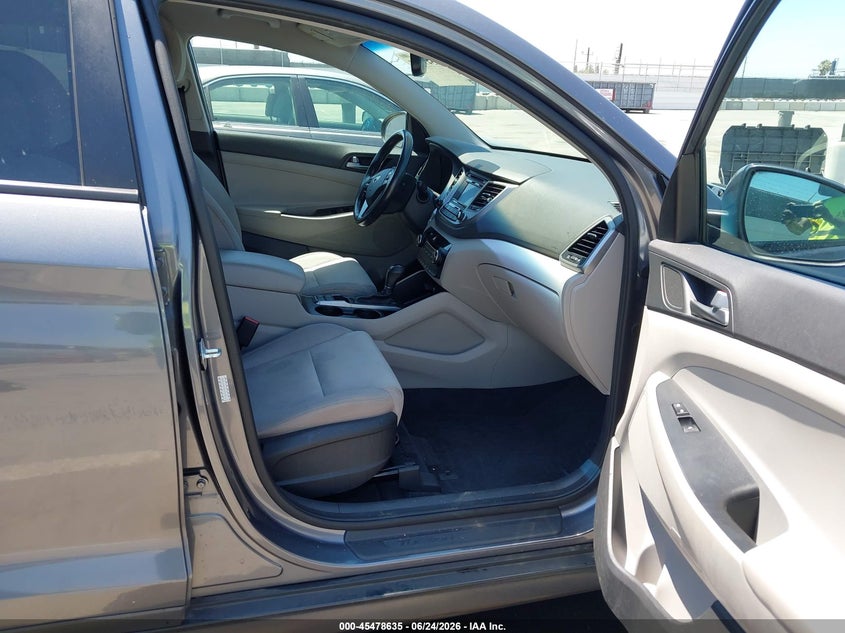 2016 Hyundai Tucson VIN KM8J33A21GU125813 IAAI salvage auction — NORMAL WEAR, Clear - Dealer Only (California), sold $1,925 on 2026-07-29 (photo 5)