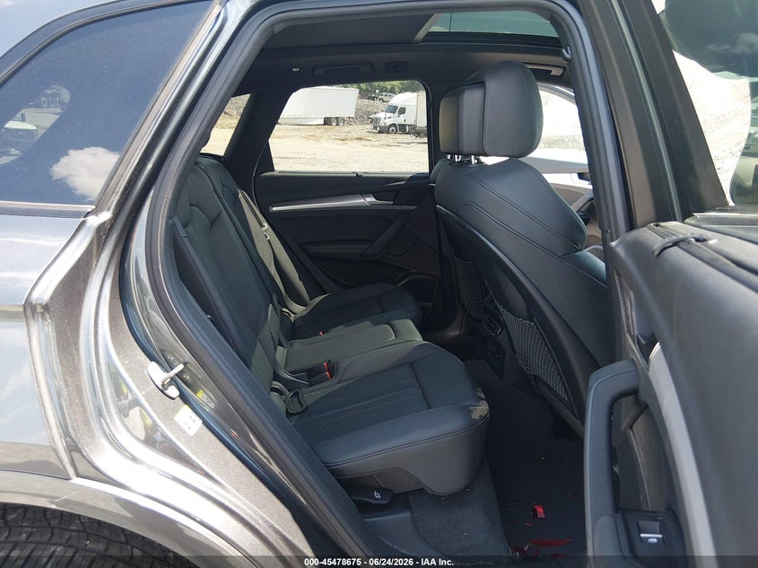 2020 Audi Q5 VIN WA1FNAFY8L2094033 IAAI salvage auction — REAR END, Salvage (Tennessee), sold $10,650 on 2026-07-16 (photo 8)