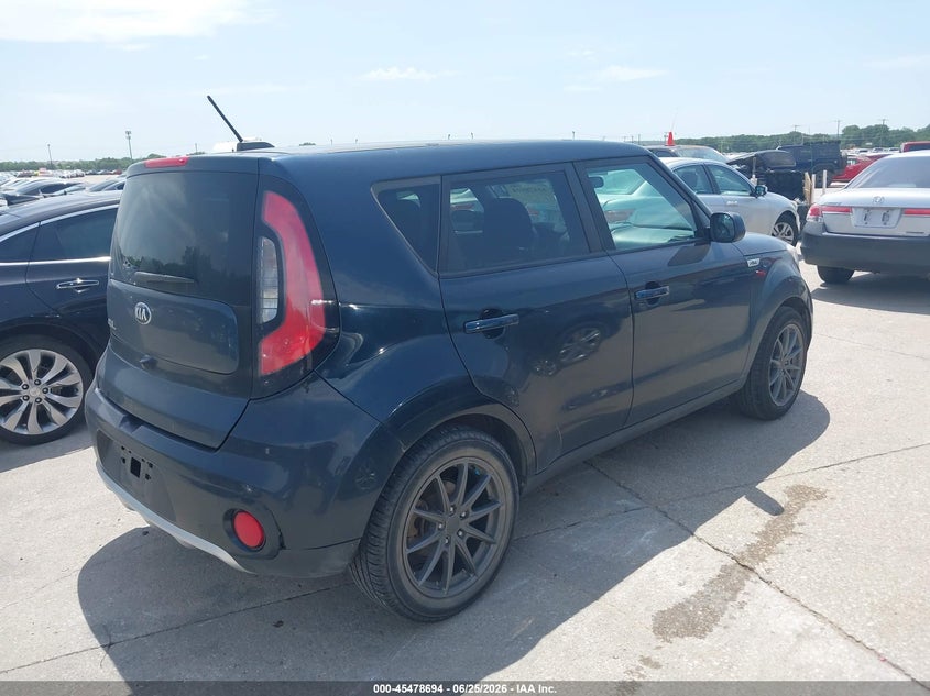2018 Kia Soul VIN KNDJP3A52J7602127 IAAI salvage auction — NORMAL WEAR, Original (Texas), sold $1,750 on 2026-07-27 (photo 4)