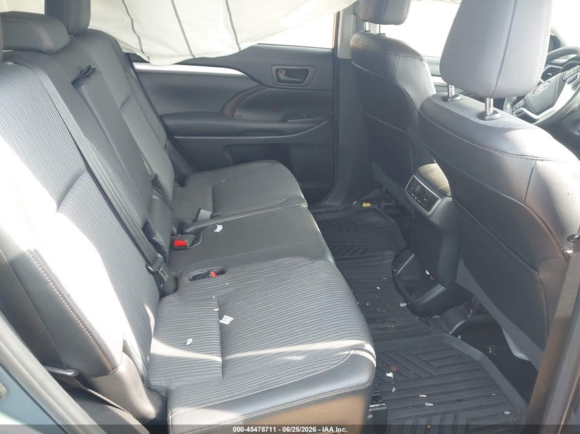2015 Toyota Highlander VIN 5TDZKRFH8FS054803 IAAI salvage auction — FRONT END, Salvage (North Carolina), sold $4,050 on 2026-07-27 (photo 8)