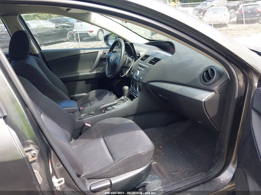 2011 Mazda 3 VIN JM1BL1VG0B1364430 IAAI salvage auction — NORMAL WEAR, Clear (New York), sold $325 on 2026-07-07 (photo 5)