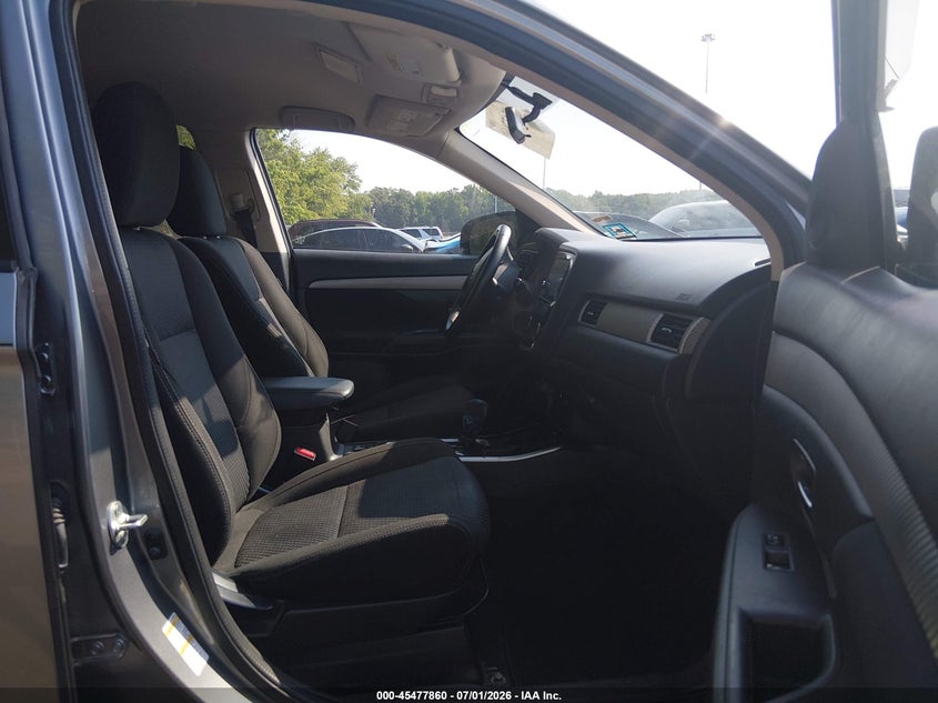 2018 Mitsubishi Outlander VIN JA4AZ3A39JZ040038 IAAI salvage auction — LEFT SIDE, Salvage (New Jersey), sold $2,250 on 2026-07-30 (photo 5)