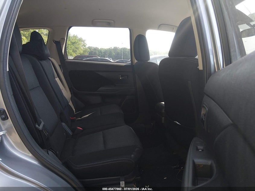 2018 Mitsubishi Outlander VIN JA4AZ3A39JZ040038 IAAI salvage auction — LEFT SIDE, Salvage (New Jersey), sold $2,250 on 2026-07-30 (photo 8)