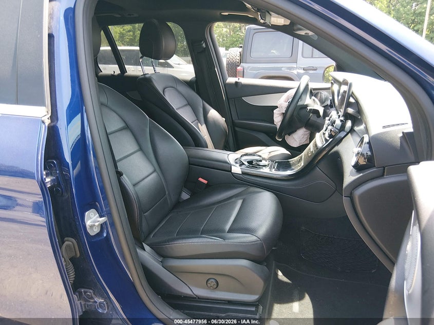 2017 Mercedes-benz Glc VIN WDC0G4KB2HF242843 IAAI salvage auction — FRONT END, Salvage - Greater Than 75% (Maryland), sold $4,500 on 2026-08-26 (photo 5)
