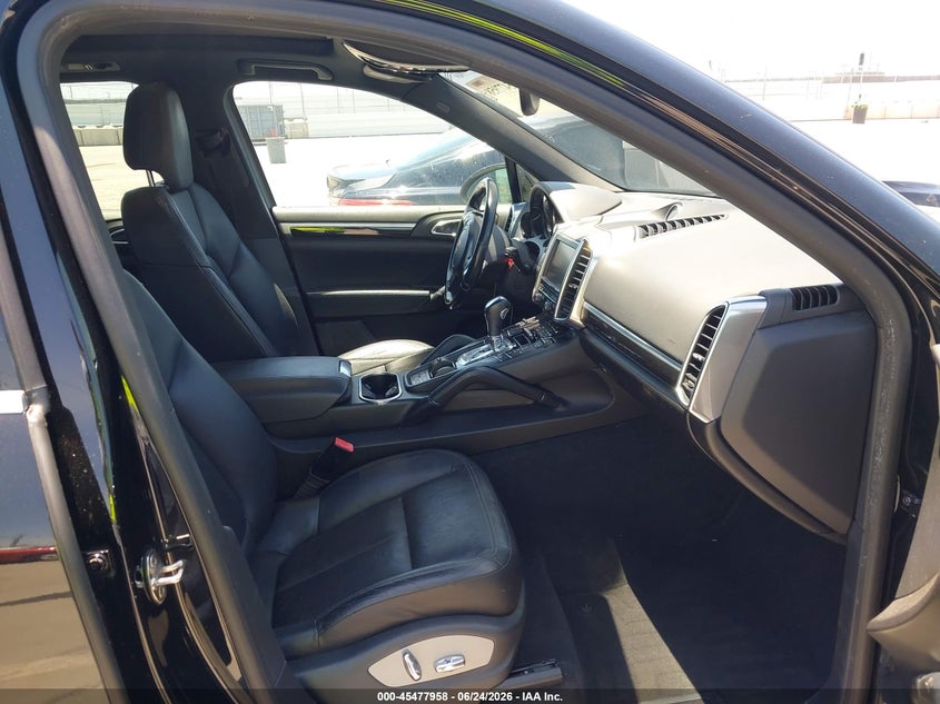 2013 Porsche Cayenne VIN WP1AB2A2XDLA85863 IAAI salvage auction — NORMAL WEAR, Clear - Dealer Only (California), sold $2,100 on 2026-07-29 (photo 5)