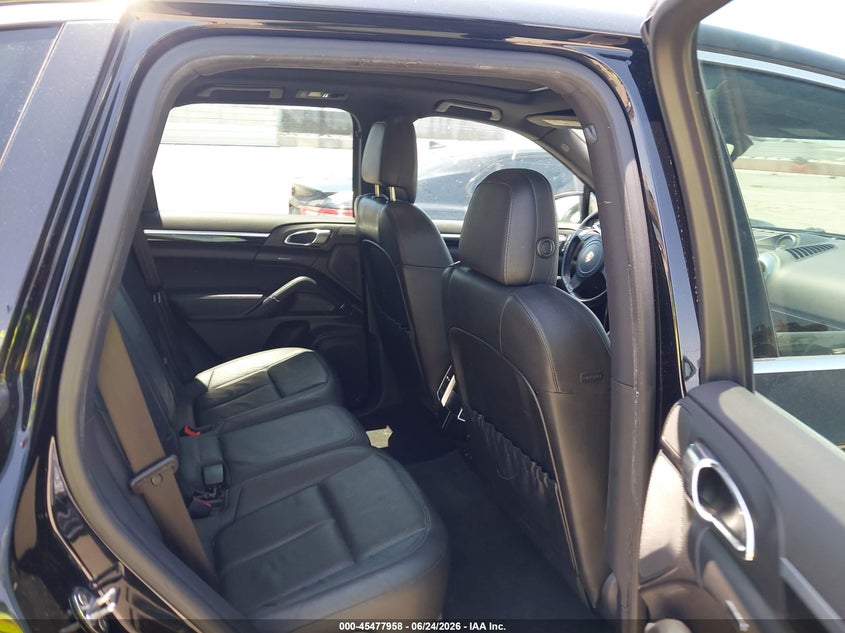 2013 Porsche Cayenne VIN WP1AB2A2XDLA85863 IAAI salvage auction — NORMAL WEAR, Clear - Dealer Only (California), sold $2,100 on 2026-07-29 (photo 8)
