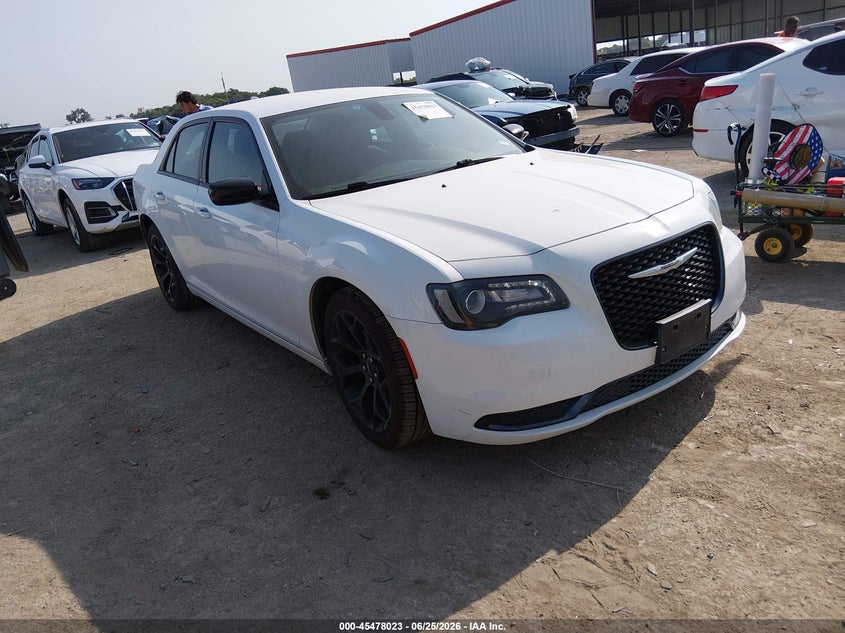 2019 Chrysler 300 VIN 2C3CCAAG5KH602076 IAAI salvage auction — LEFT REAR, Original (Texas), sold $4,500 on 2026-07-30 (photo 1)