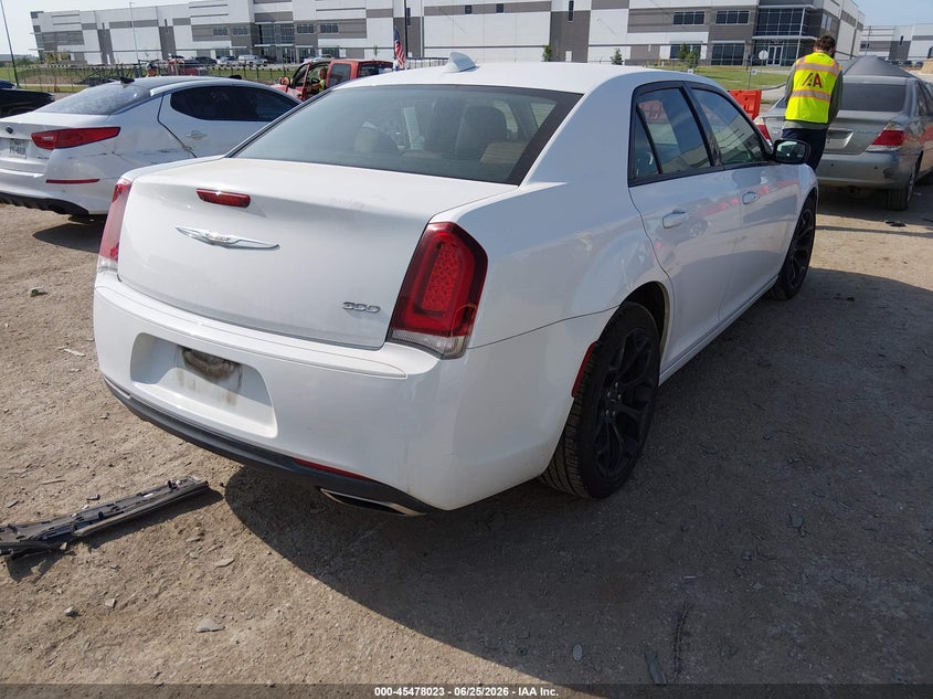 2019 Chrysler 300 VIN 2C3CCAAG5KH602076 IAAI salvage auction — LEFT REAR, Original (Texas), sold $4,500 on 2026-07-30 (photo 4)