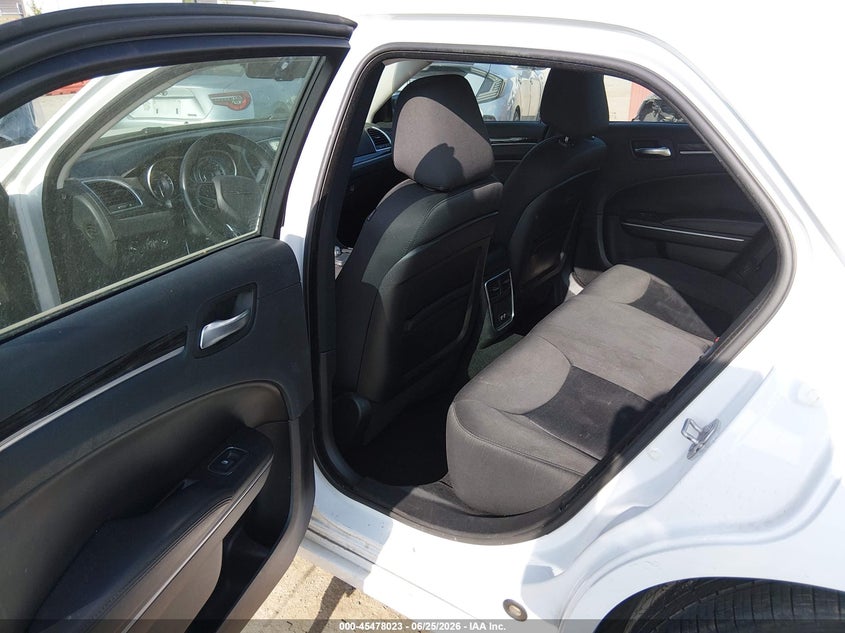 2019 Chrysler 300 VIN 2C3CCAAG5KH602076 IAAI salvage auction — LEFT REAR, Original (Texas), sold $4,500 on 2026-07-30 (photo 8)