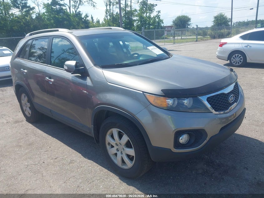 2013 Kia Sorento VIN 5XYKT3A62DG341484 IAAI salvage auction — SIDE, Salvage Title, sold $975 on 2026-07-28 (photo 1)