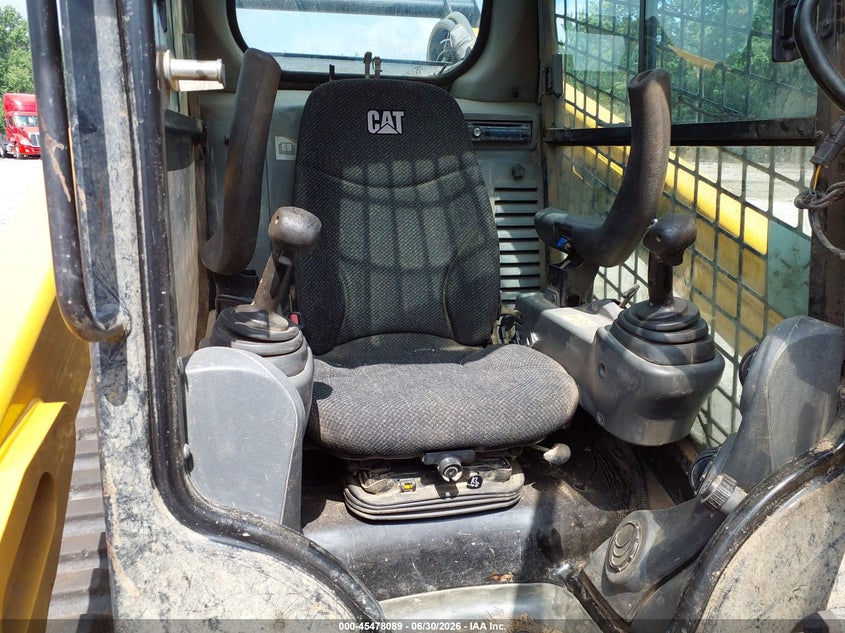 2014 Caterpillar 299d VIN CAT0299DKJST00714 IAAI salvage auction — UNKNOWN, Salvage (Ohio), sold $5,600 on 2026-07-22 (photo 5)