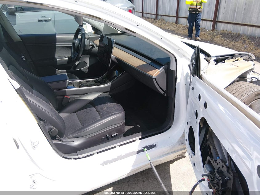 2019 Tesla Model 3 VIN 5YJ3E1EA0KF309686 IAAI salvage auction — FRONT & REAR, Salvage (Utah), sold $4,550 on 2026-07-30 (photo 5)