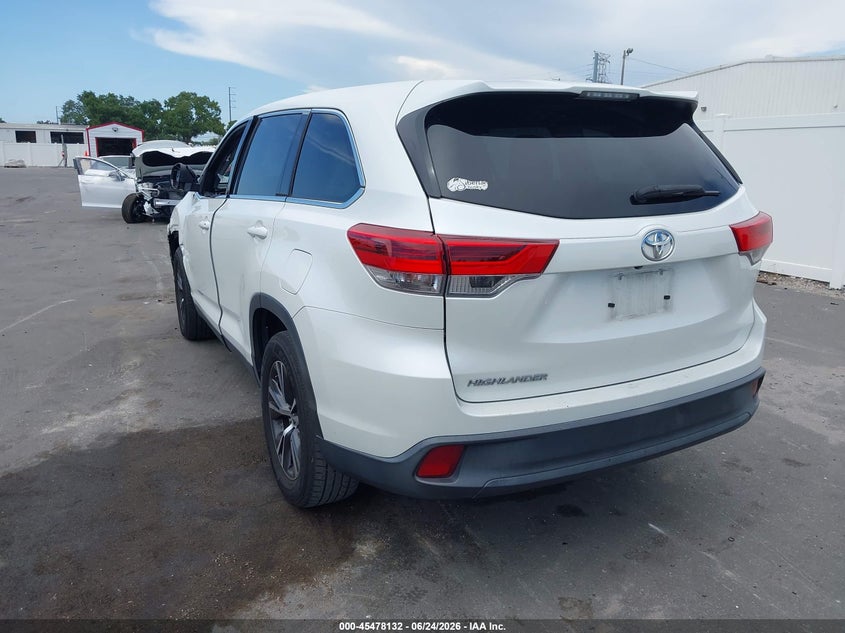 2019 Toyota Highlander VIN 5TDZZRFH9KS354646 IAAI salvage auction — LEFT FRONT, Salvage Title, sold $5,600 on 2026-07-27 (photo 3)