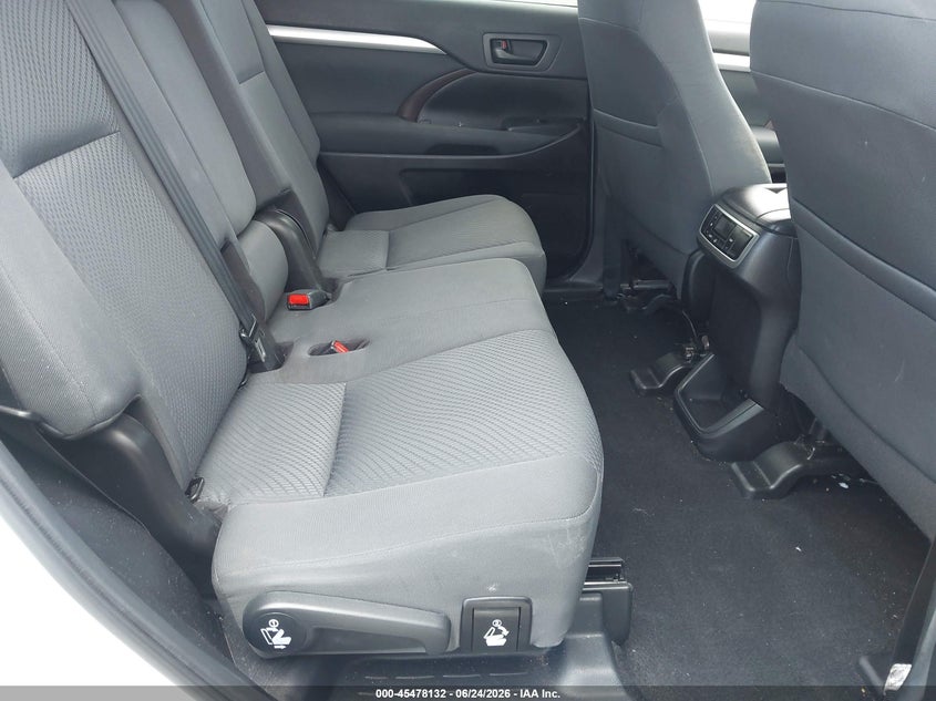 2019 Toyota Highlander VIN 5TDZZRFH9KS354646 IAAI salvage auction — LEFT FRONT, Salvage Title, sold $5,600 on 2026-07-27 (photo 8)