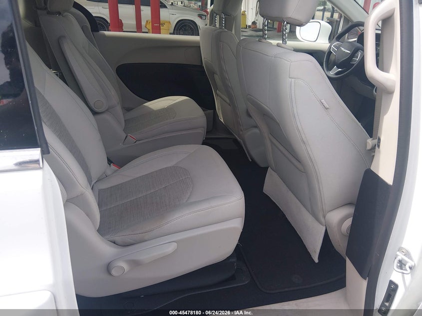 2017 Chrysler Pacifica VIN 2C4RC1H78HR765092 IAAI salvage auction — NORMAL WEAR, Sf97 (Washington), sold $15,350 on 2026-09-03 (photo 8)