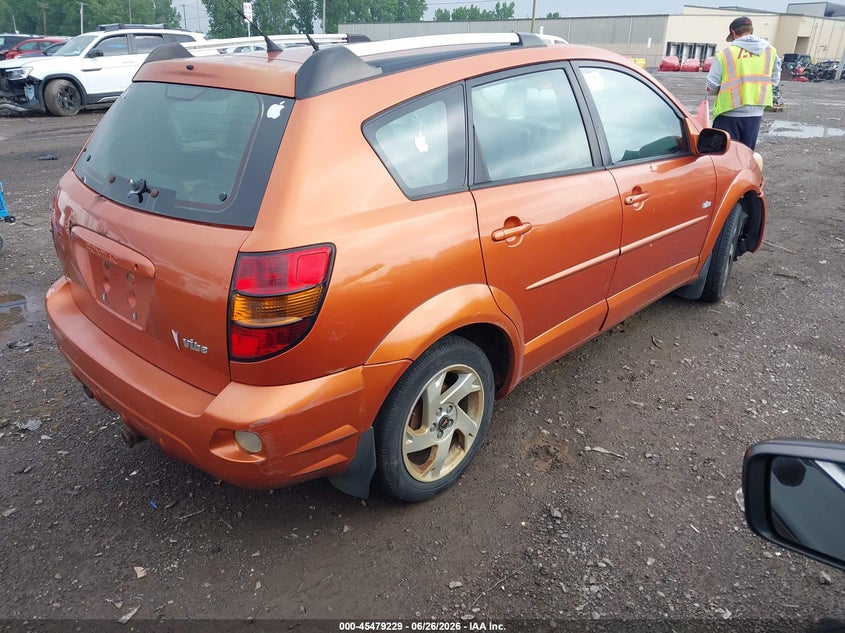 2005 Pontiac Vibe VIN 5Y2SL63825Z477505 IAAI salvage auction — NORMAL WEAR, Clear (New York), sold $550 on 2026-07-08 (photo 4)