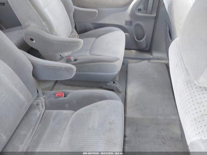 2008 Toyota Sienna VIN 5TDZK23C88S167203 IAAI salvage auction — NORMAL WEAR, Clear (Pennsylvania), sold $500 on 2026-07-22 (photo 8)