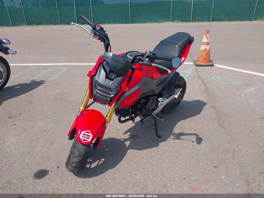 2017 Honda Grom VIN MLHJC6111H5202007 IAAI salvage auction — SIDE, Salvage (Iowa), sold $250 on 2026-07-21 (photo 2)