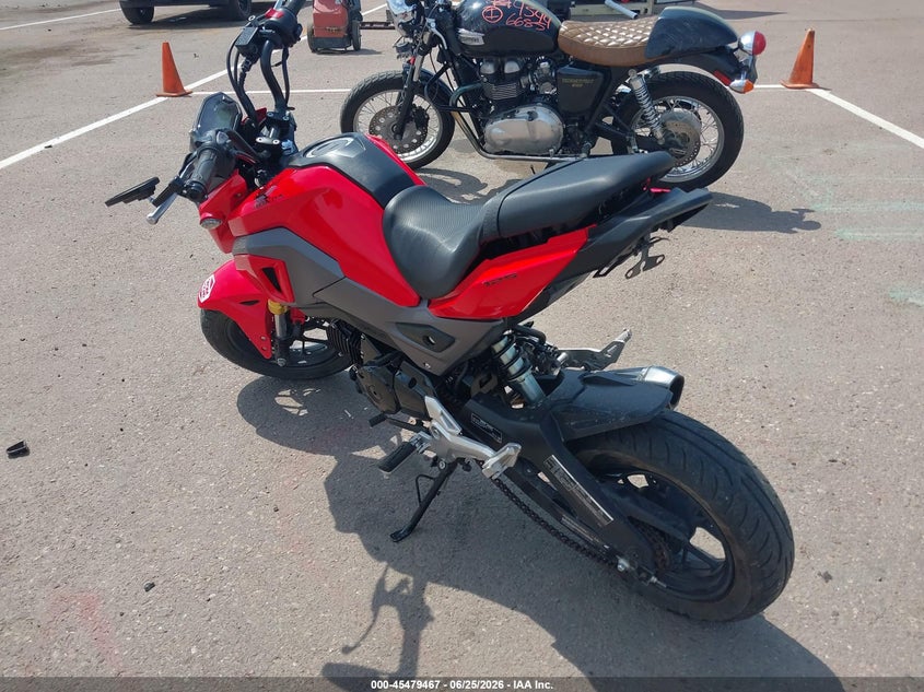 2017 Honda Grom VIN MLHJC6111H5202007 IAAI salvage auction — SIDE, Salvage (Iowa), sold $250 on 2026-07-21 (photo 3)