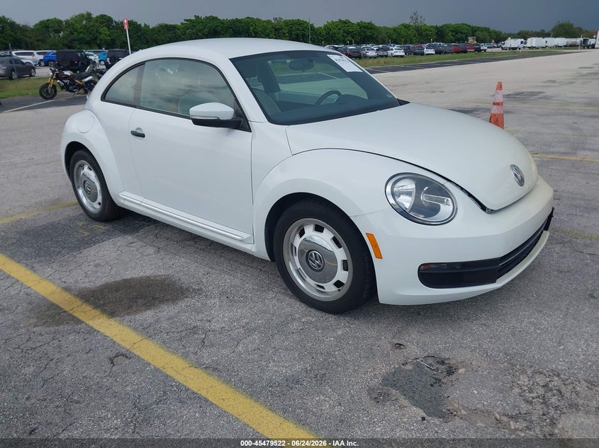 2015 Volkswagen Beetle VIN 3VWF17AT3FM653675 IAAI salvage auction — NORMAL WEAR, Salvage (Florida), sold $3,150 on 2026-07-09 (photo 1)
