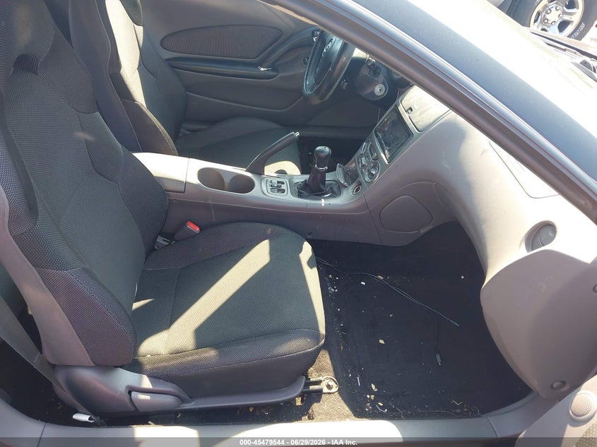 2001 Toyota Celica VIN JTDDR32T210081522 IAAI salvage auction — NORMAL WEAR, Clear (Massachusetts), sold $575 on 2026-07-10 (photo 5)