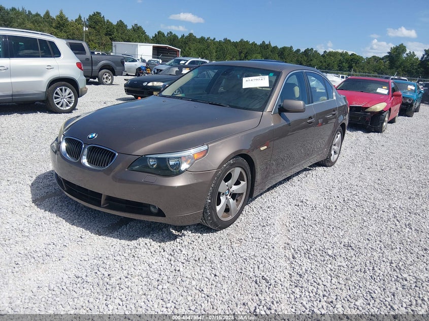 2007 BMW 5er VIN WBANE53567CK92867 IAAI salvage auction — NORMAL WEAR, Clear (Alabama), sold $225 on 2026-07-30 (photo 2)
