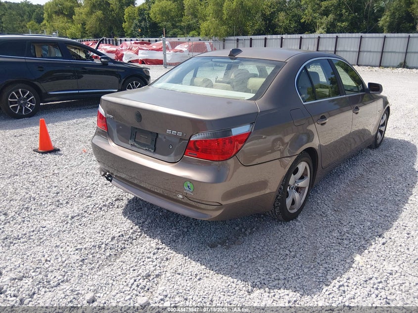 2007 BMW 5er VIN WBANE53567CK92867 IAAI salvage auction — NORMAL WEAR, Clear (Alabama), sold $225 on 2026-07-30 (photo 4)
