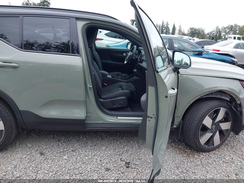 2023 Volvo Xc40 VIN YV4ED3UMXP2038792 IAAI salvage auction — FRONT & REAR, Salvage Title, sold $10,700 on 2026-07-29 (photo 5)