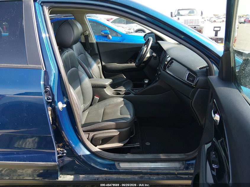 2019 Kia Niro VIN KNDCE3LC2K5233969 IAAI salvage auction — WATER/FLOOD, Salvage (Texas), sold $1,300 on 2026-07-23 (photo 5)