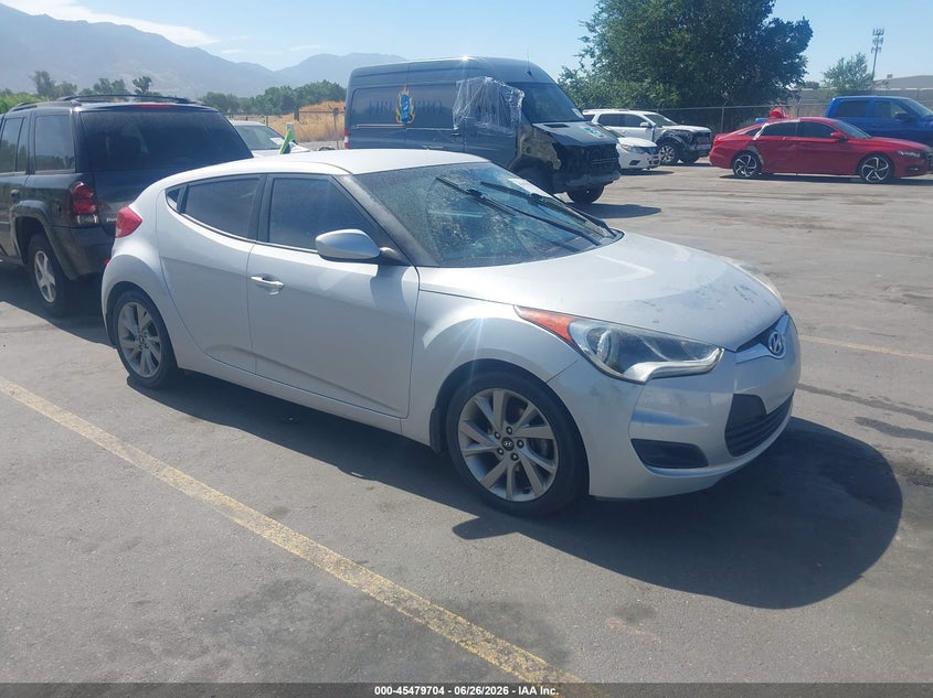 2016 Hyundai Veloster VIN KMHTC6AD2GU286943 IAAI salvage auction — NORMAL WEAR, Clear (Utah), sold $350 on 2026-07-16 (photo 1)