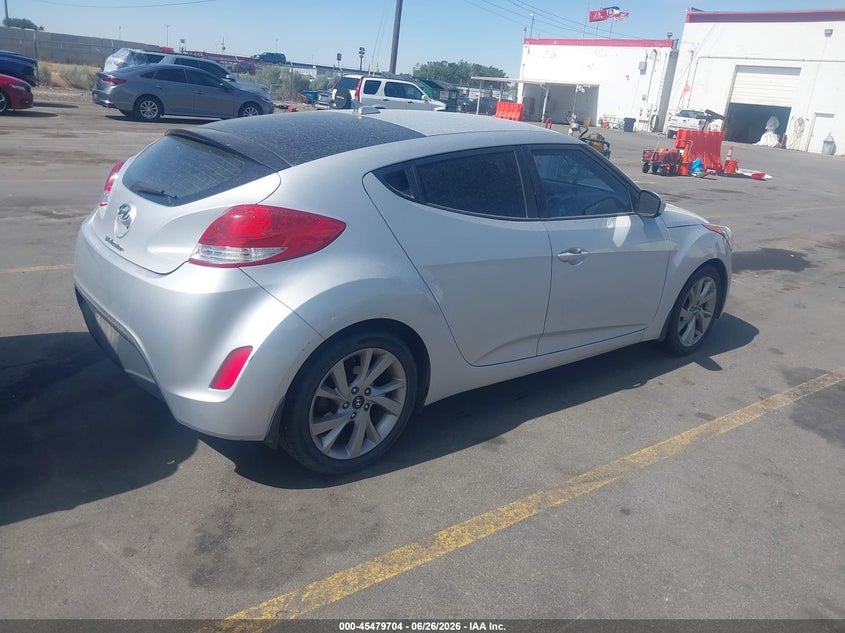 2016 Hyundai Veloster VIN KMHTC6AD2GU286943 IAAI salvage auction — NORMAL WEAR, Clear (Utah), sold $350 on 2026-07-16 (photo 4)