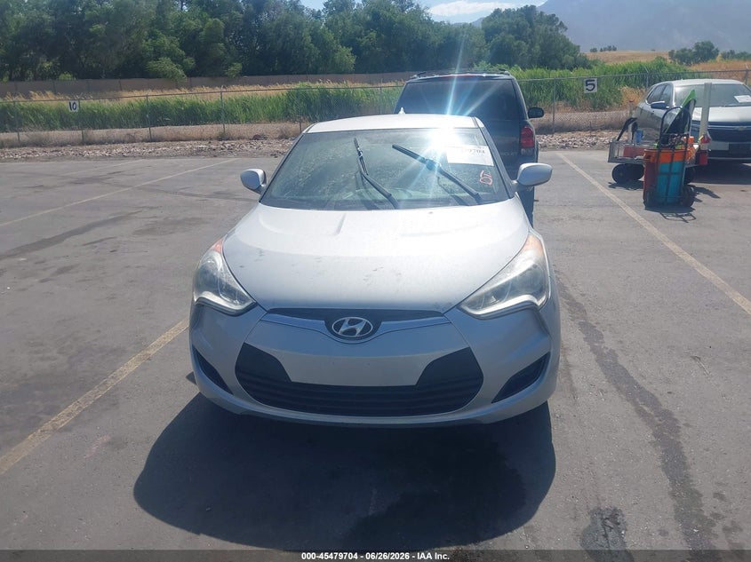 2016 Hyundai Veloster VIN KMHTC6AD2GU286943 IAAI salvage auction — NORMAL WEAR, Clear (Utah), sold $350 on 2026-07-16 (photo 6)